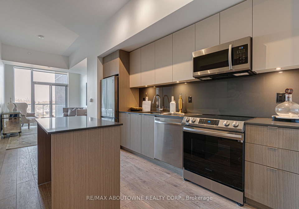 133-bronte-road-oakville-ontario-w13679990