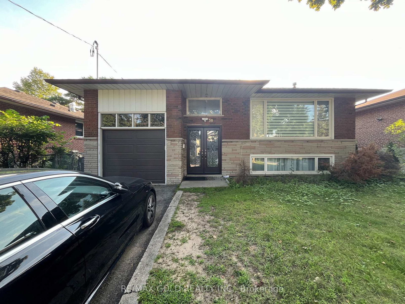 30-moynes-avenue-toronto-etobicoke-ontario-w13680144