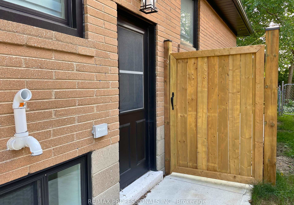 48-lloyd-manor-road-toronto-etobicoke-ontario-w13680202