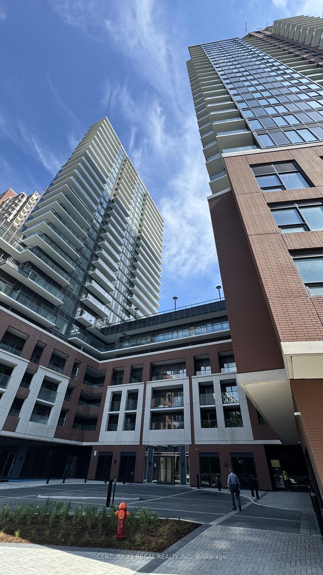 4010-eglinton-avenue-toronto-etobicoke-ontario-w13680366