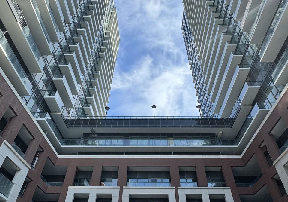 4010-eglinton-avenue-toronto-etobicoke-ontario-w13680366