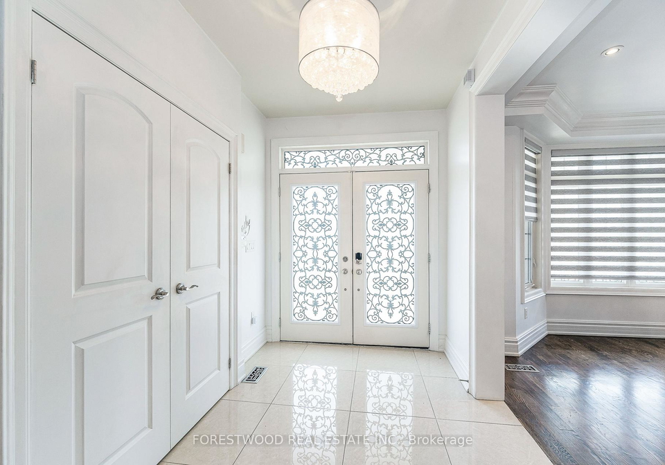 138-winston-park-boulevard-toronto-york-ontario-w13680380