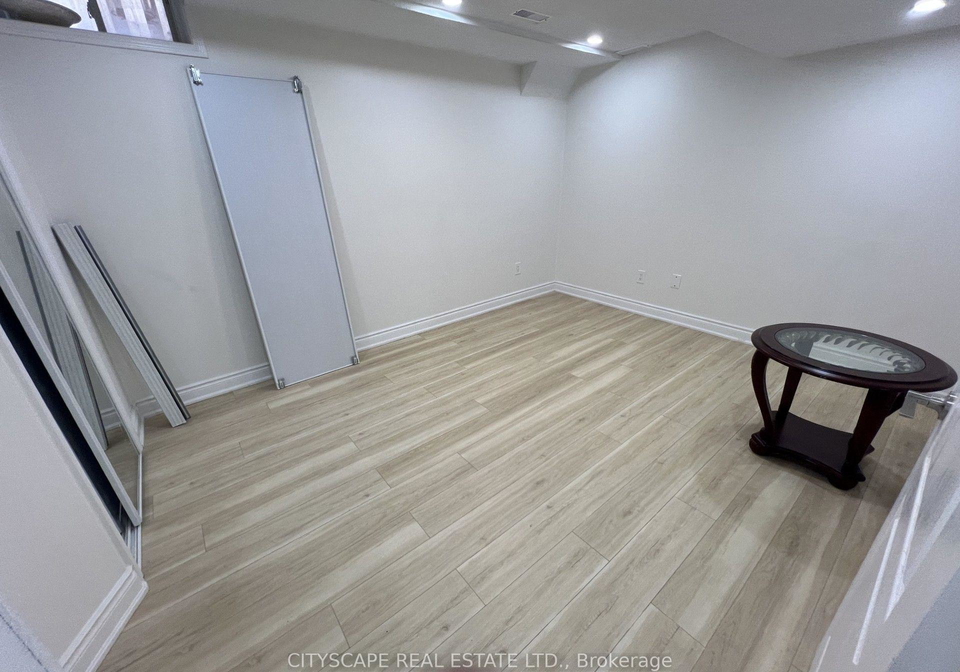 637-dolly-bird-lane-mississauga-ontario-w13680694