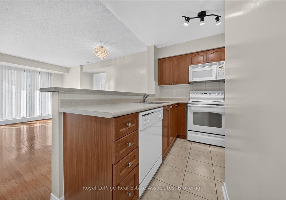 7-michael-power-place-toronto-etobicoke-ontario-w13680726