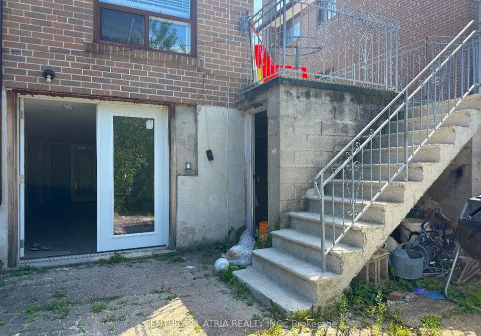 65-newlin-crescent-toronto-york-ontario-w13680748