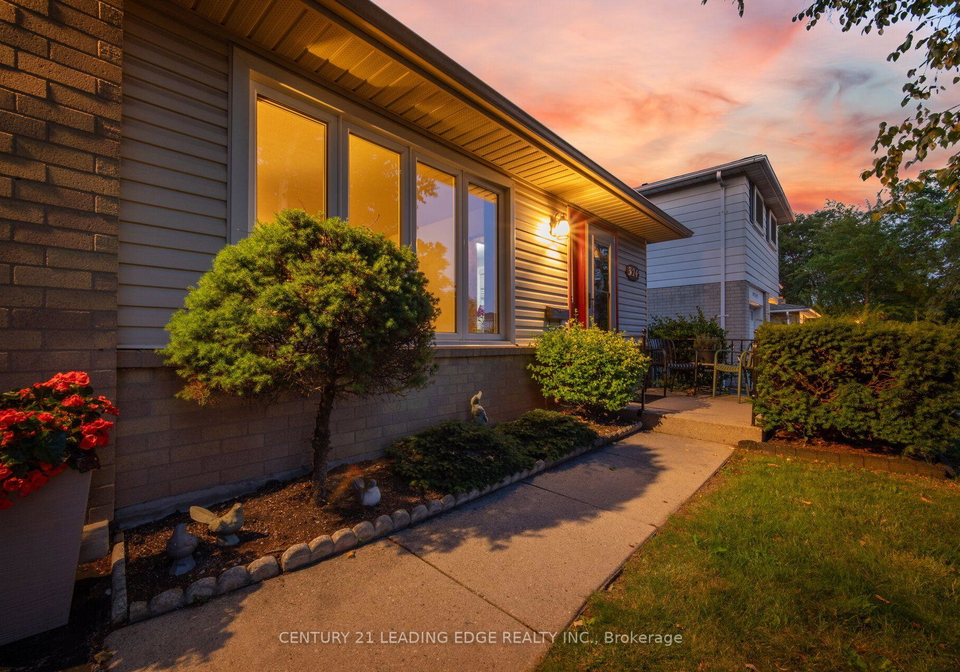 3245-lansdown-drive-burlington-ontario-w13680846