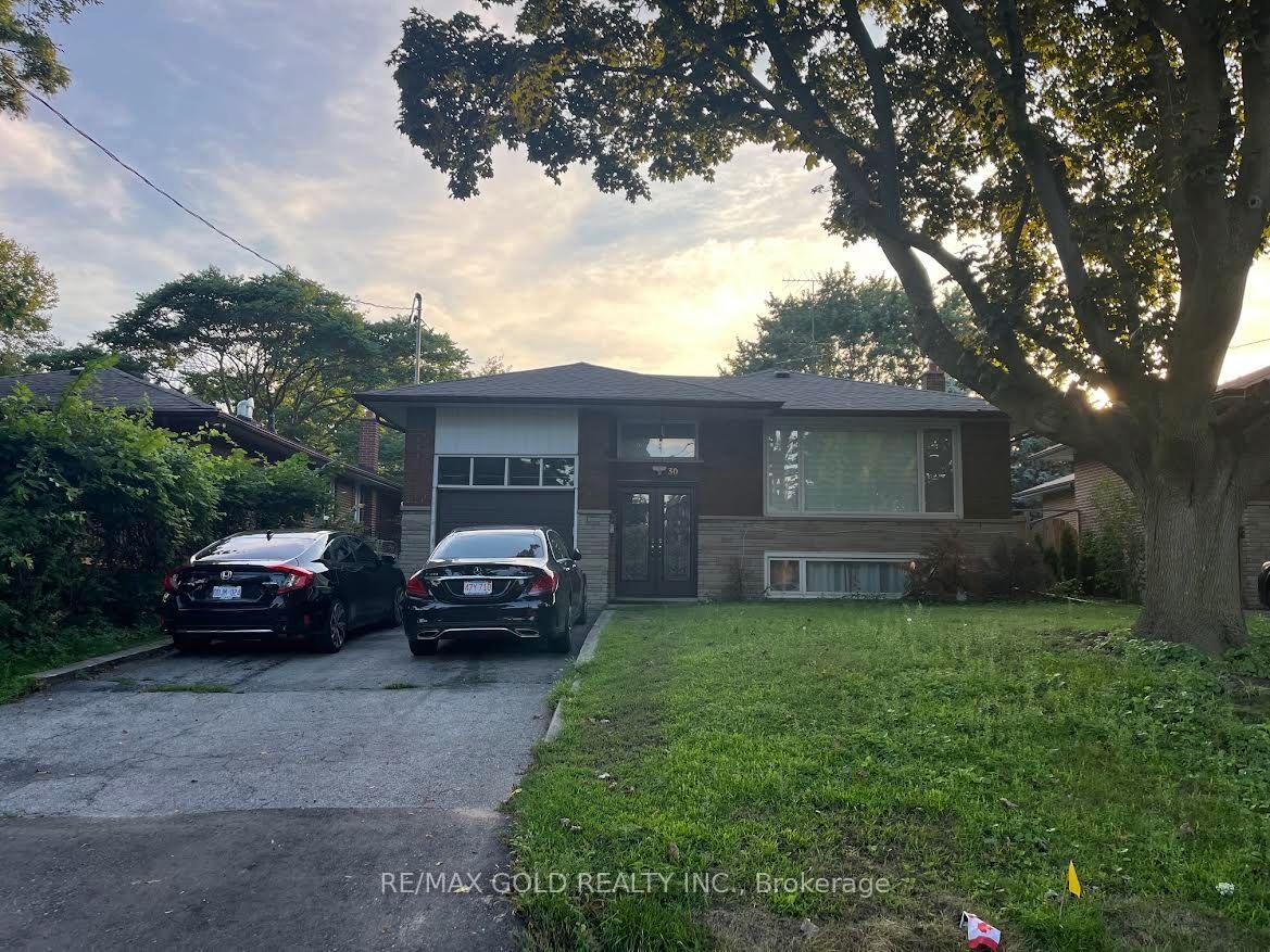 30-moynes-avenue-toronto-etobicoke-ontario-w13680938