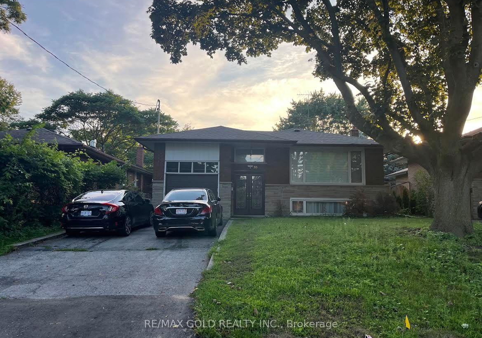 30-moynes-avenue-toronto-etobicoke-ontario-w13680938