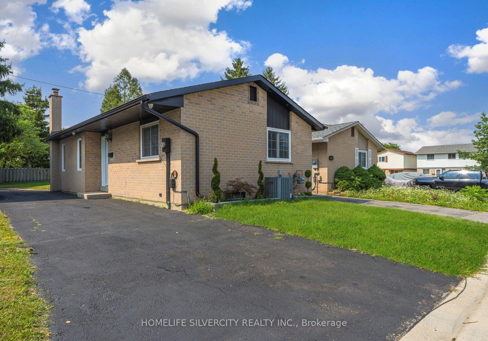 3-hapsbury-square-brampton-ontario-w13681018