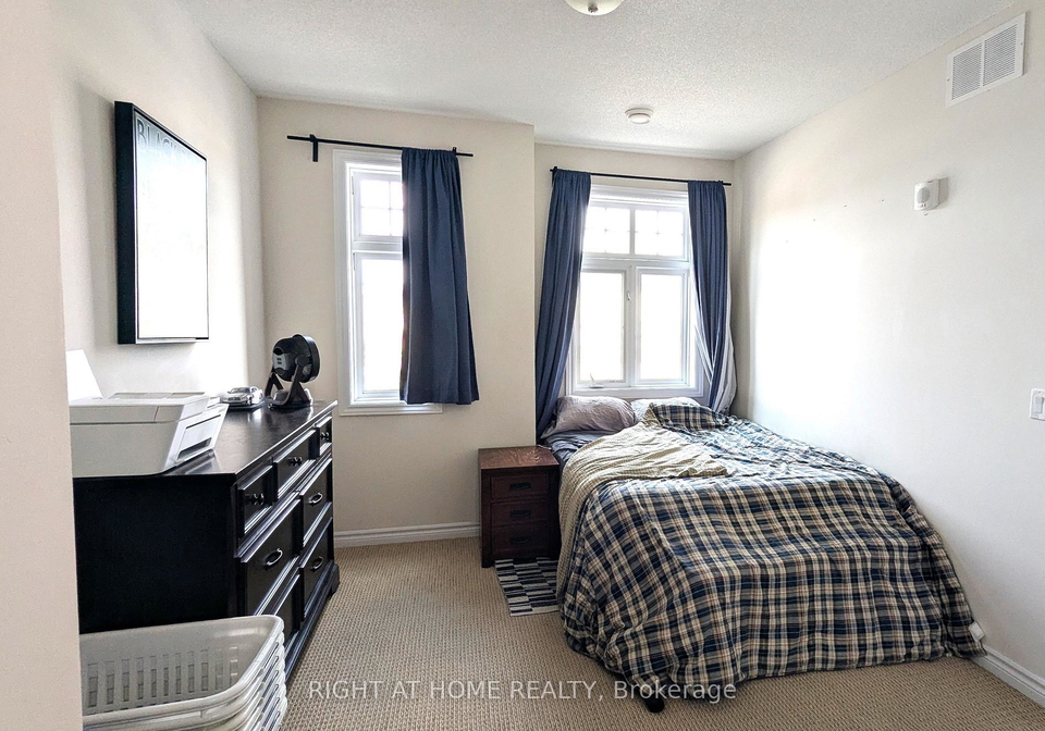 1360-costigan-road-milton-ontario-w13681104