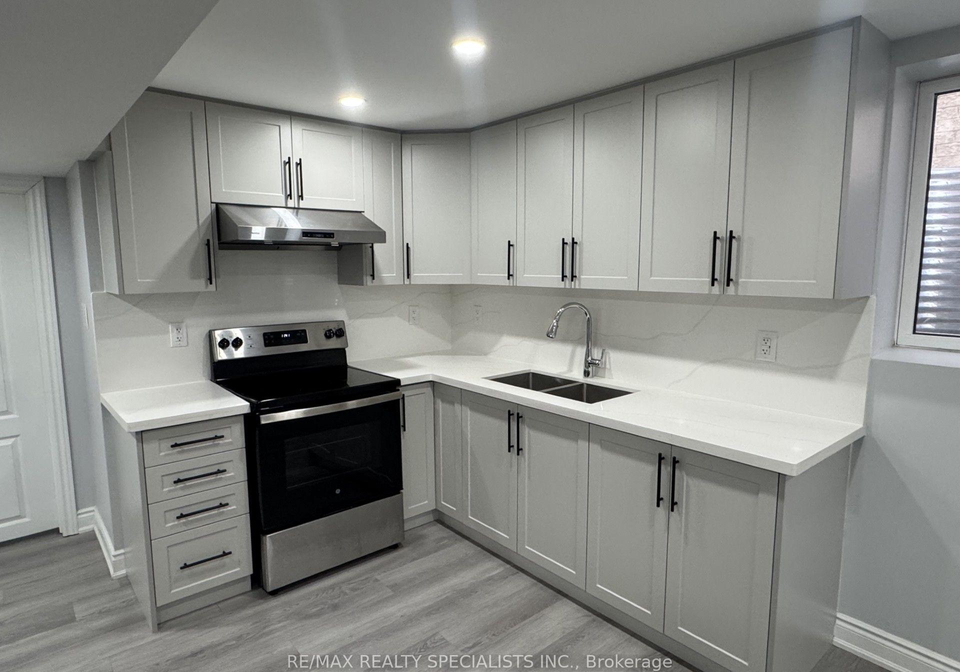 33-bluffwoodbasement-crescent-brampton-ontario-w13681108
