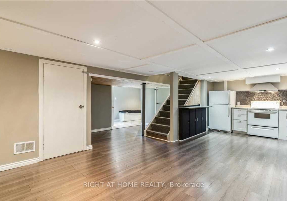 1252-waterdown-road-burlington-ontario-w13681114