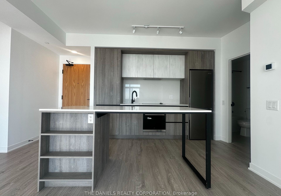 2495-eglinton-avenue-w-mississauga-ontario-w13681256