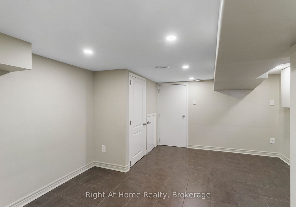 1042-st-clarens-avenue-toronto-toronto-ontario-w13681306
