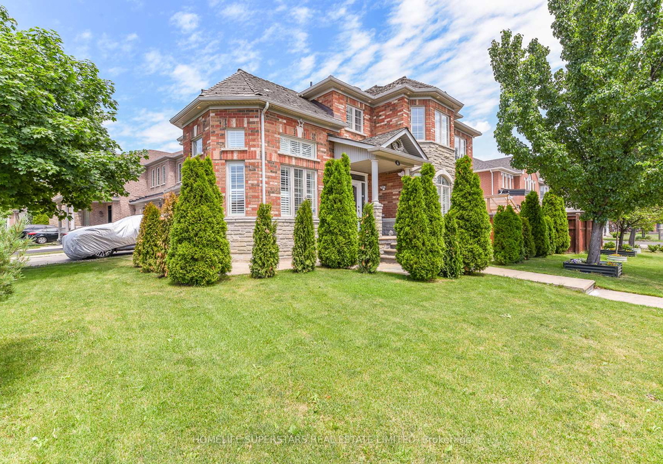 36-lucky-lane-brampton-ontario-w13681348