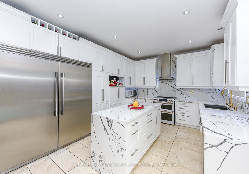 36-lucky-lane-brampton-ontario-w13681348
