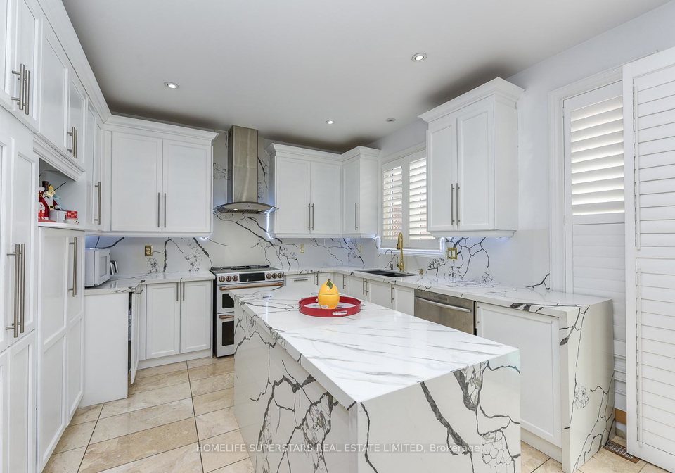 36-lucky-lane-brampton-ontario-w13681348