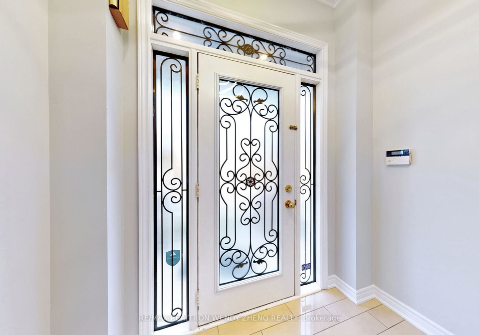 300-sunny-meadow-boulevard-brampton-ontario-w13681412