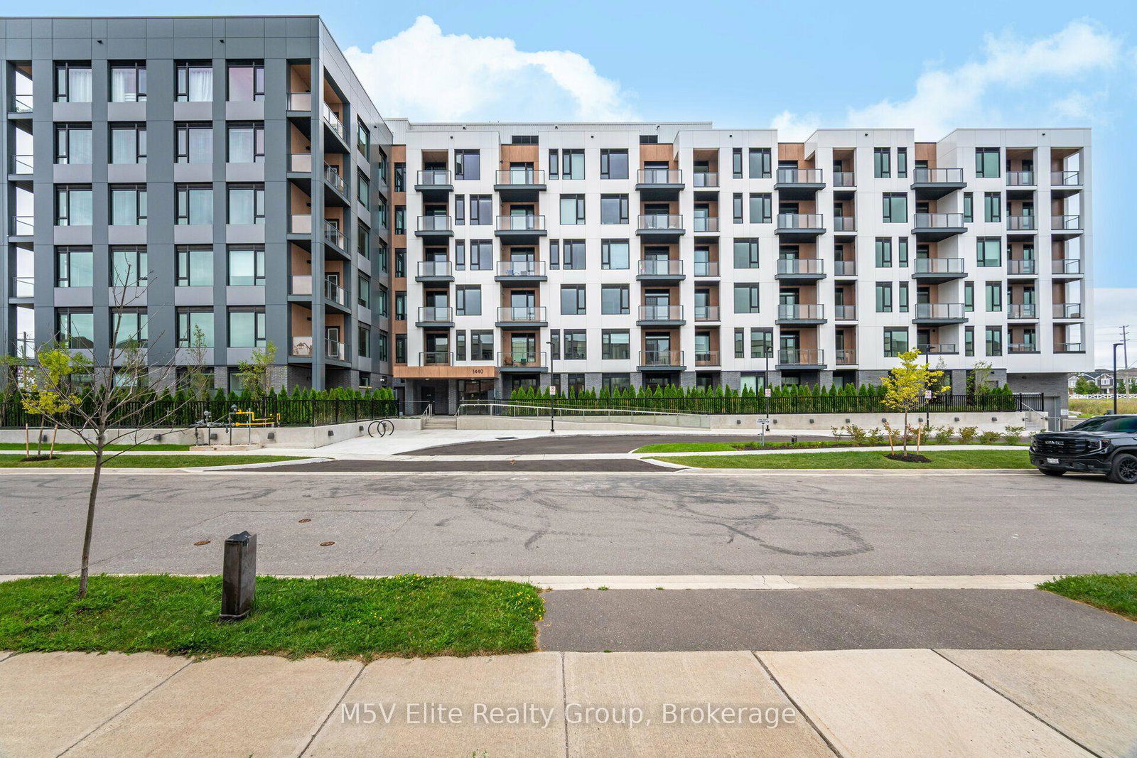 1440-clarriage-court-milton-ontario-w13681680