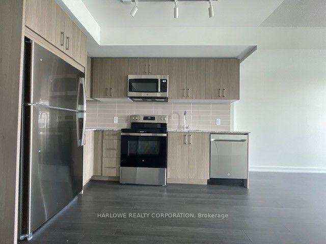 4010-eglinton-avenue-w-toronto-etobicoke-ontario-w13681800