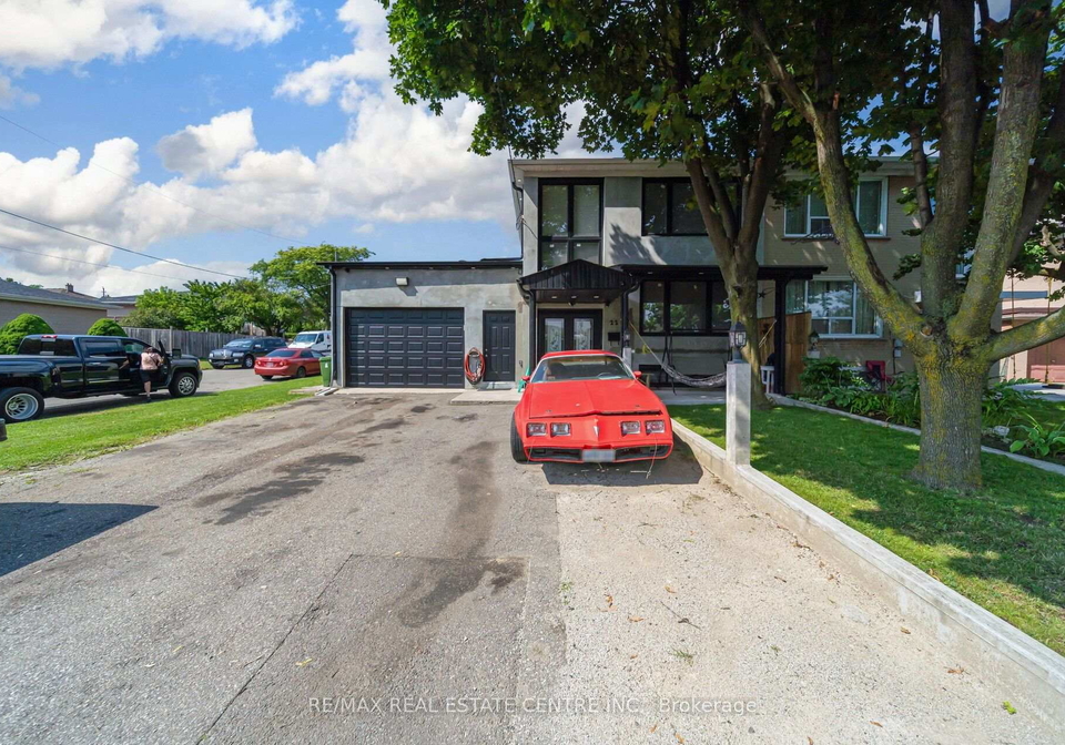 22-neames-crescent-toronto-york-ontario-w13682074