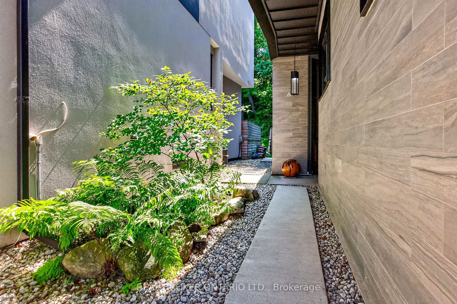90a-south-kingsway-way-toronto-toronto-ontario-w13682162