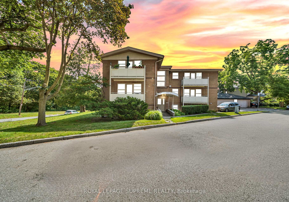 135-kingsway-crescent-toronto-etobicoke-ontario-w13682302
