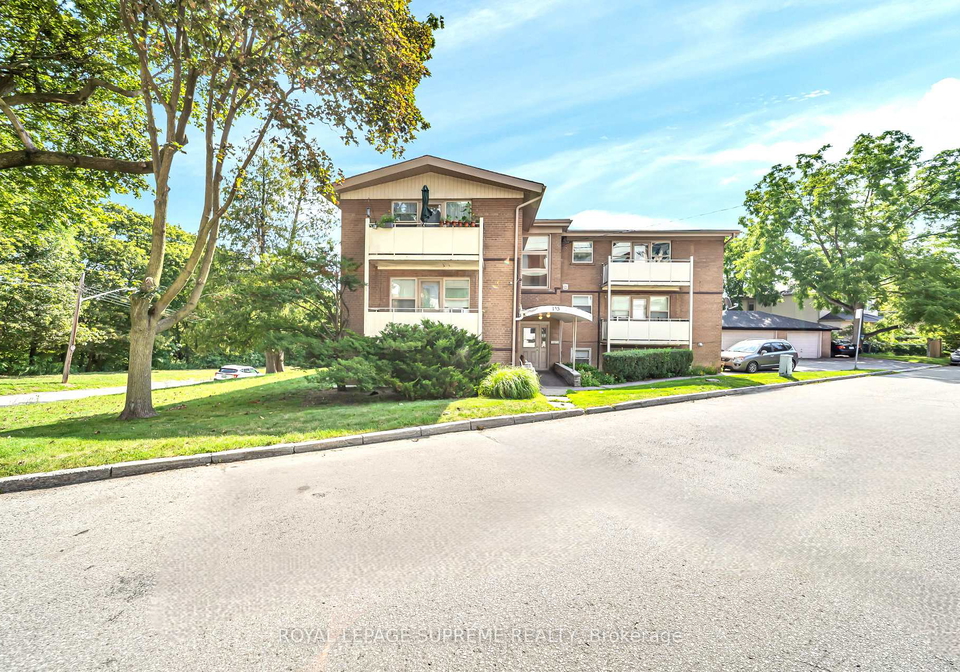 135-kingsway-crescent-toronto-etobicoke-ontario-w13682302