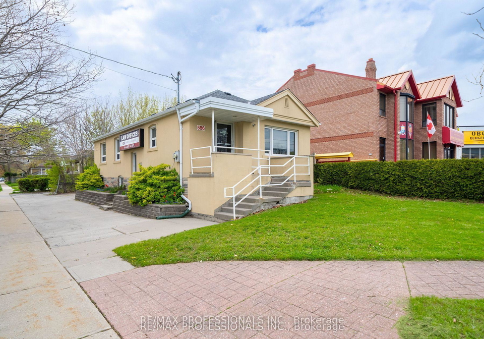 586-browns-line-toronto-etobicoke-ontario-w13682366