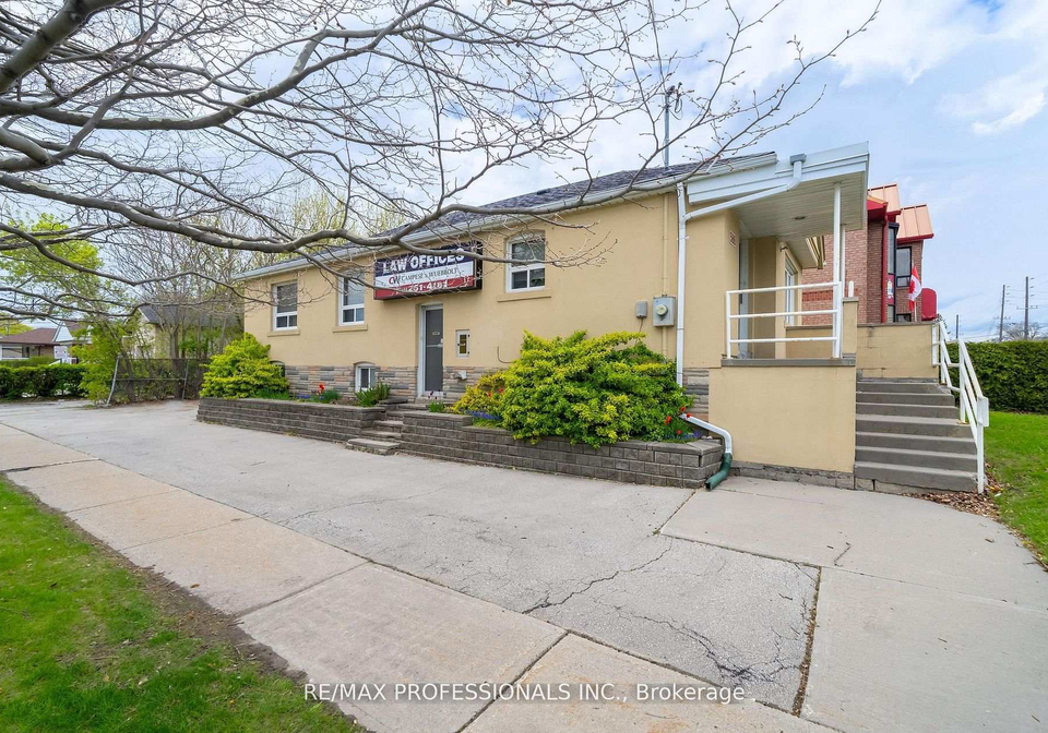586-browns-line-toronto-etobicoke-ontario-w13682366