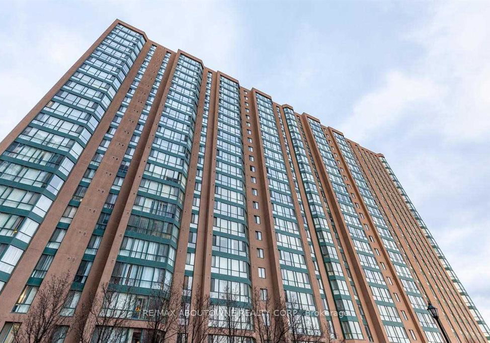145-hillcrest-avenue-mississauga-ontario-w13682408