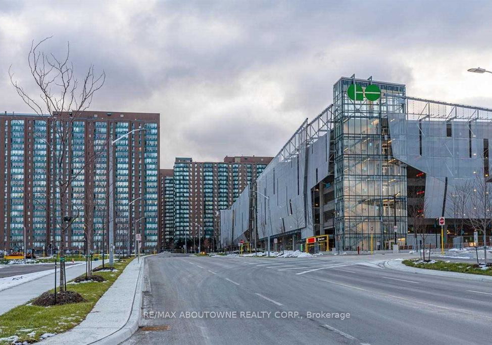 145-hillcrest-avenue-mississauga-ontario-w13682408