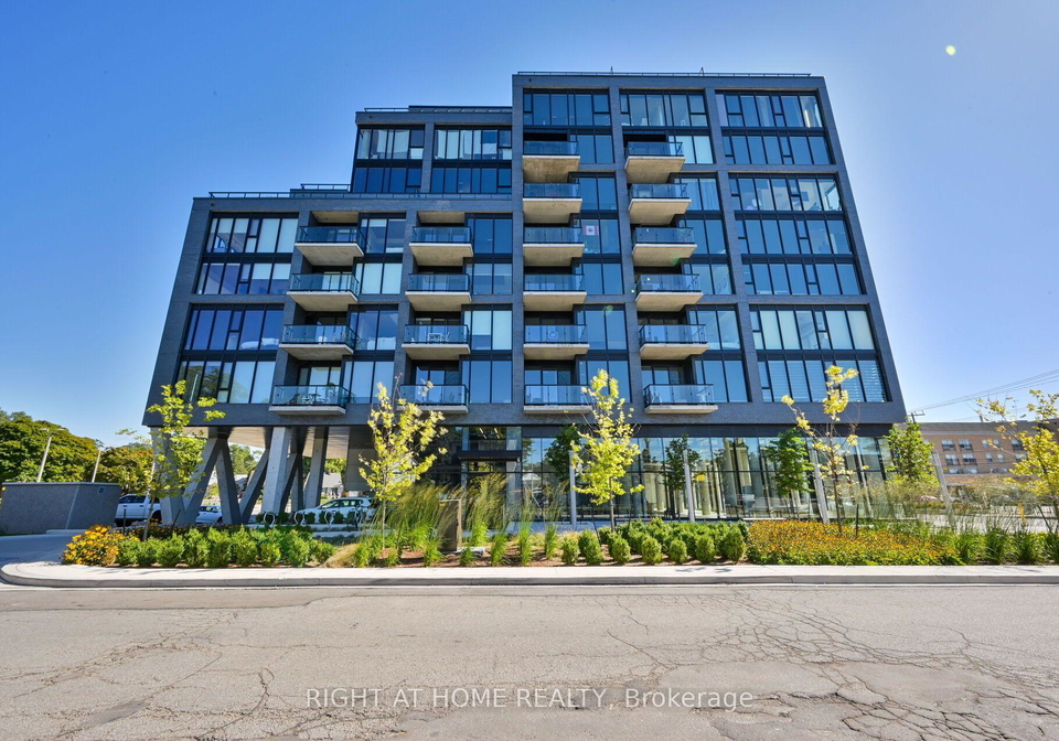 7-smith-crescent-toronto-etobicoke-ontario-w13682692