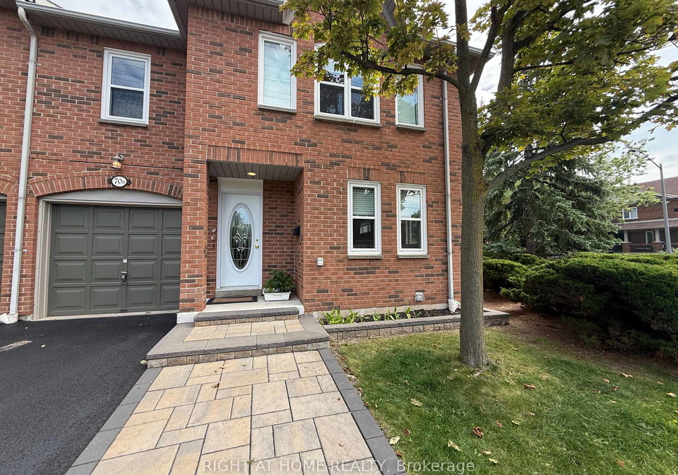 5865-dalebrook-crescent-mississauga-ontario-w13682878