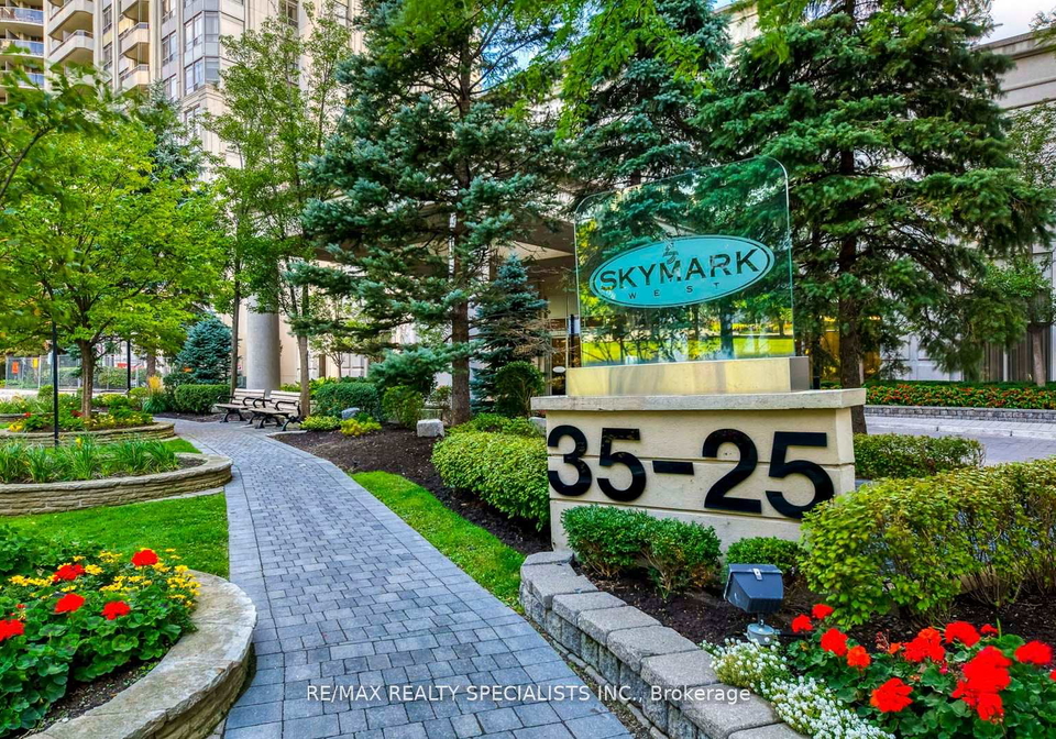 35-kingsbridge-garden-circle-mississauga-ontario-w13683110