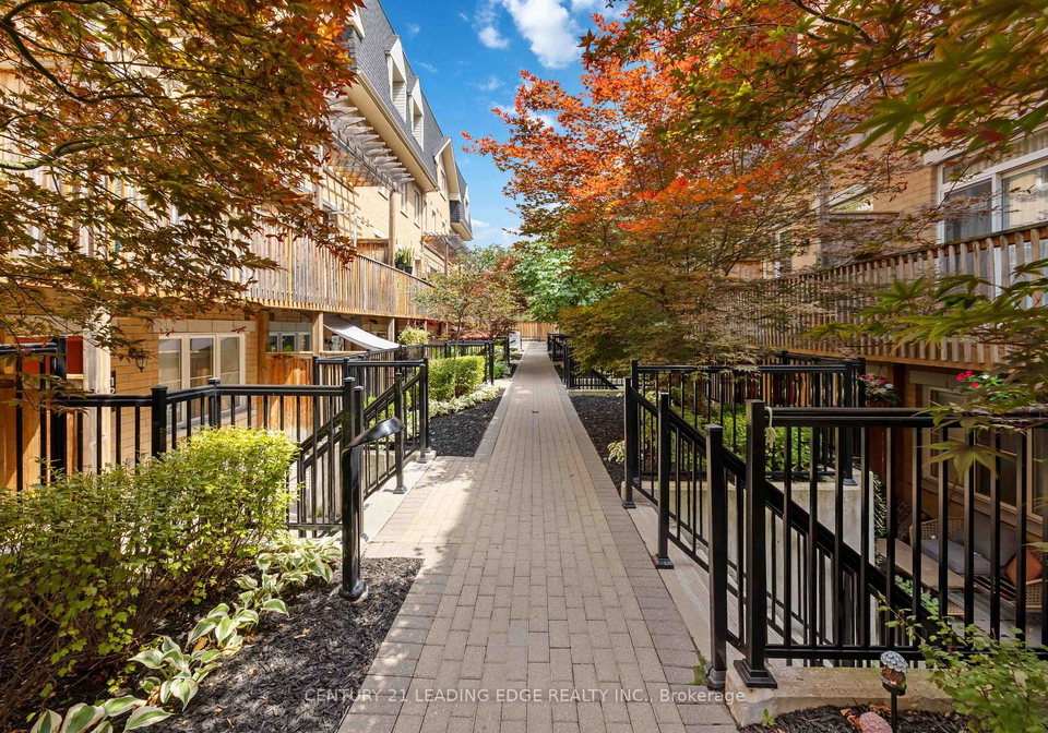 380-hopewell-avenue-toronto-north-york-ontario-w13683362