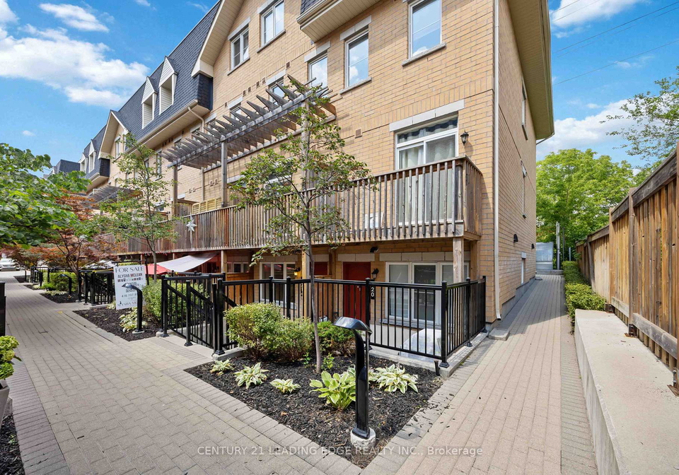 380-hopewell-avenue-toronto-north-york-ontario-w13683362