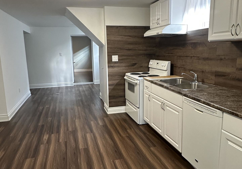 1590-coram-crescent-mississauga-ontario-w13683392