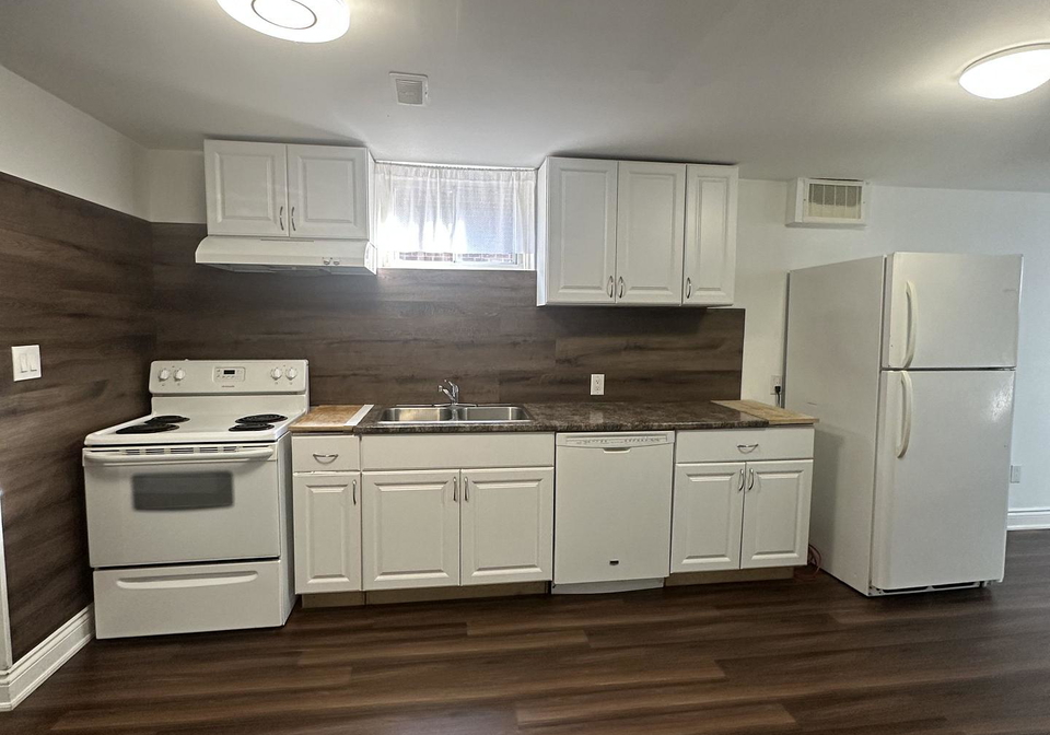 1590-coram-crescent-mississauga-ontario-w13683392