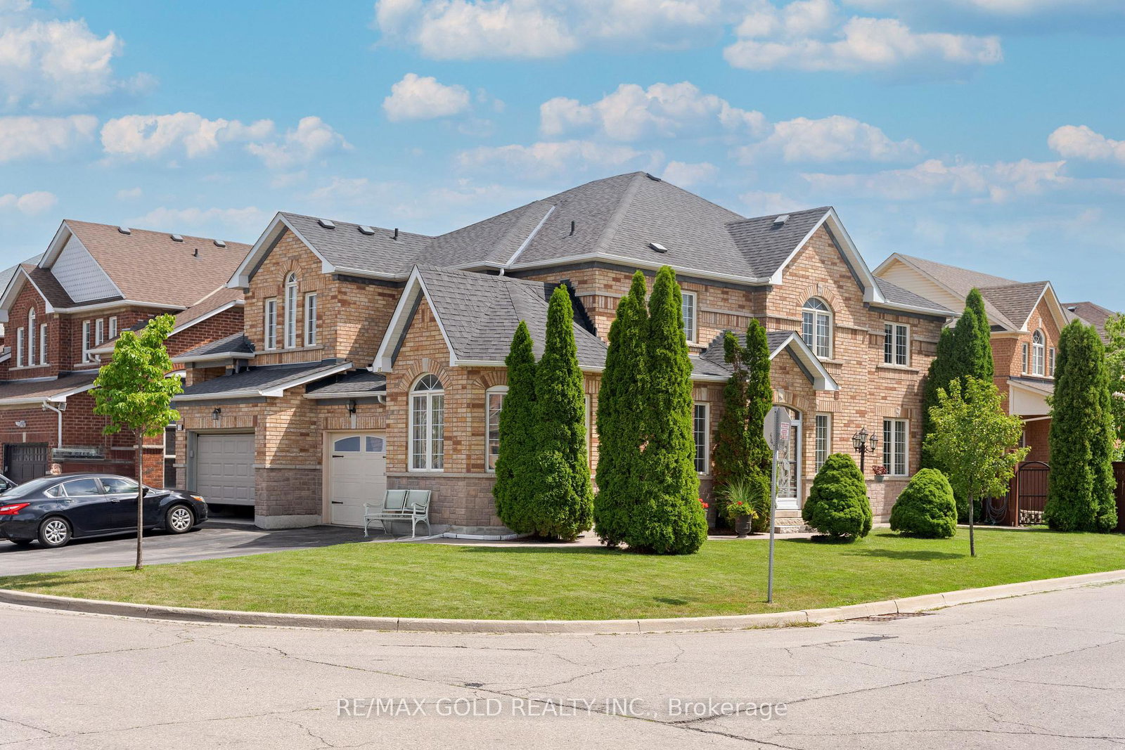 35-goreridge-crescent-brampton-ontario-w13683428