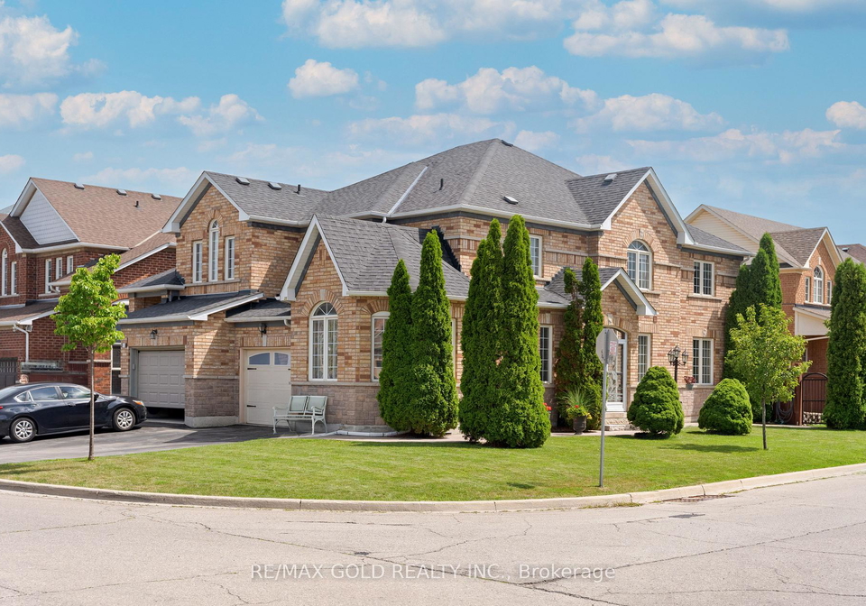 35-goreridge-crescent-brampton-ontario-w13683428