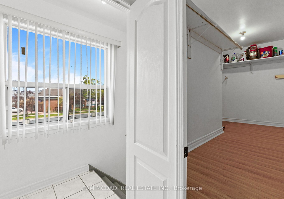 2922-islington-avenue-toronto-york-ontario-w13683512