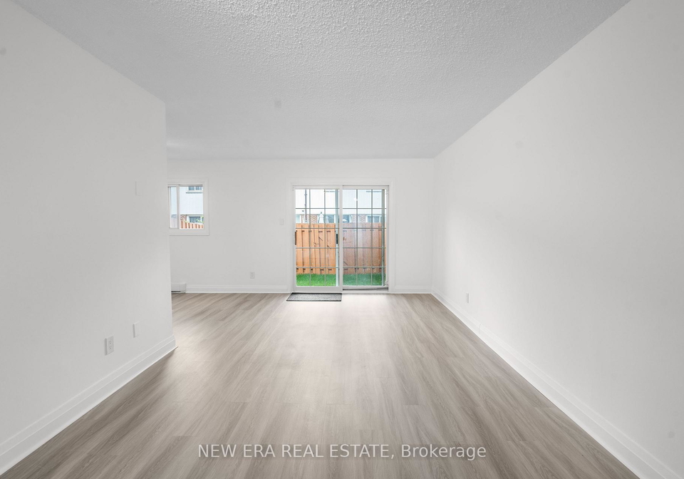 2440-bromsgrove-road-mississauga-ontario-w13683786