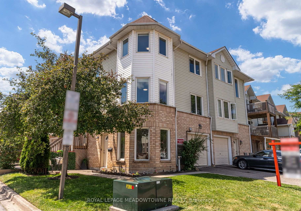 2-wylie-circle-halton-hills-ontario-w13684166