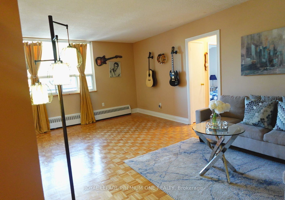 3065-queen-frederica-drive-mississauga-ontario-w13684460