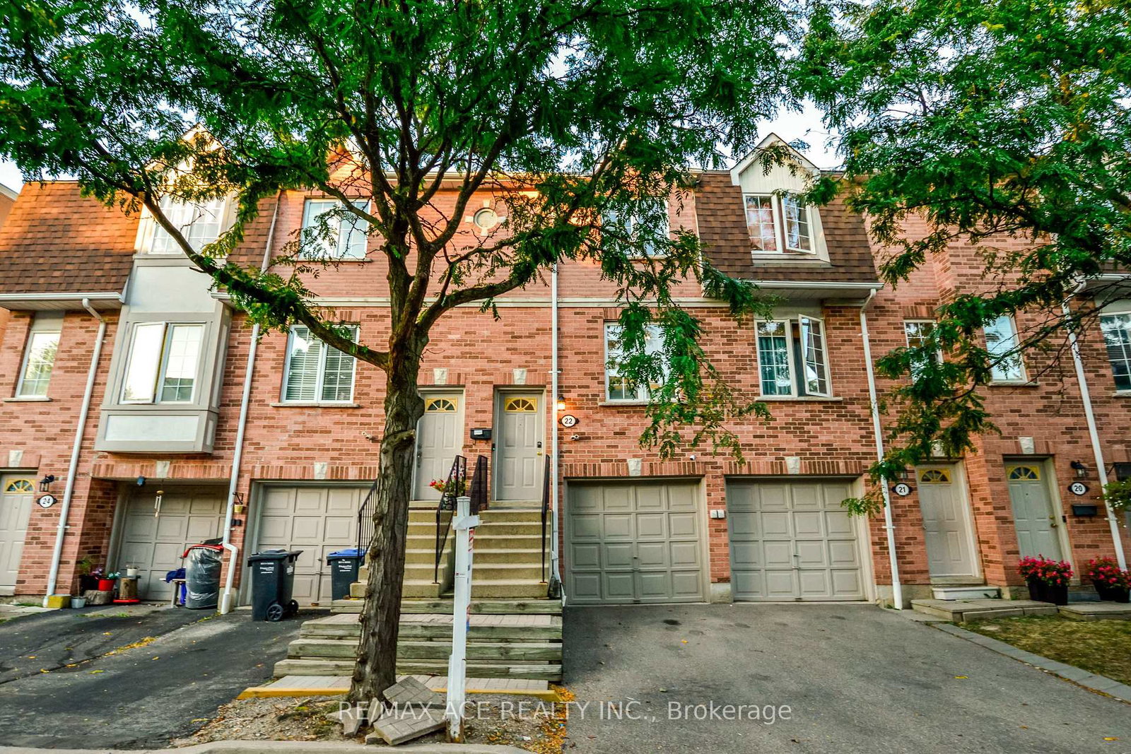 1525-south-parade-court-mississauga-ontario-w13684884