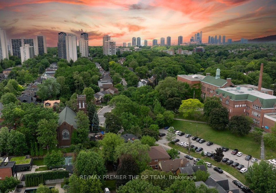 299-quebec-avenue-toronto-toronto-ontario-w13684924