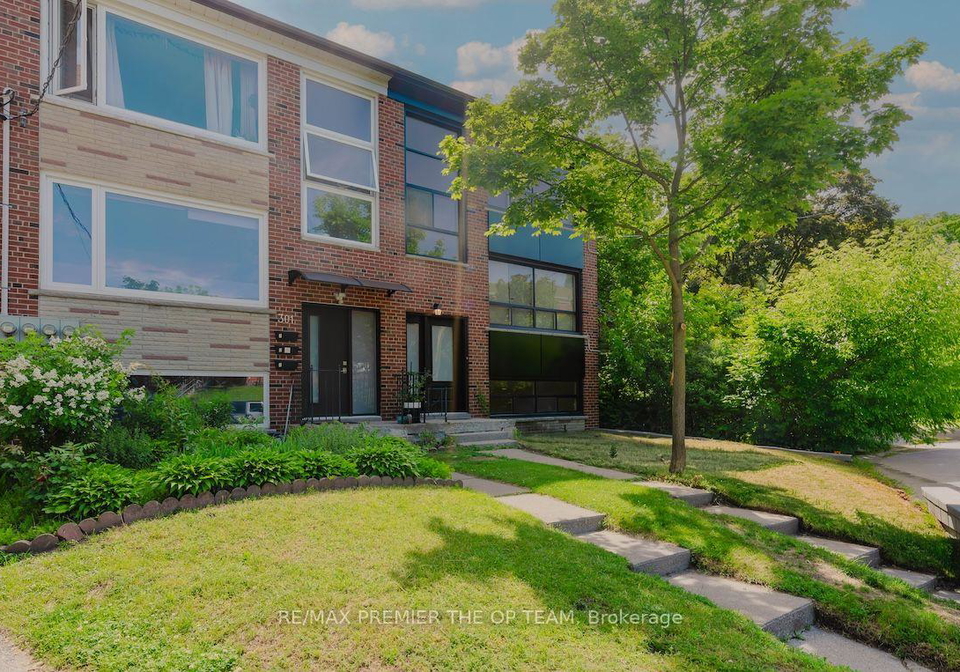 299-quebec-avenue-toronto-toronto-ontario-w13684926