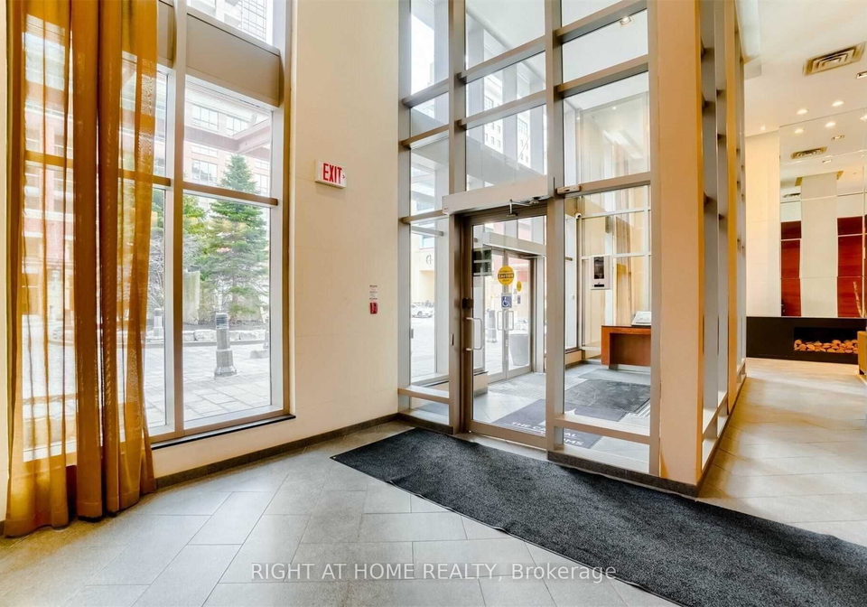 4080-living-arts-drive-mississauga-ontario-w13685014