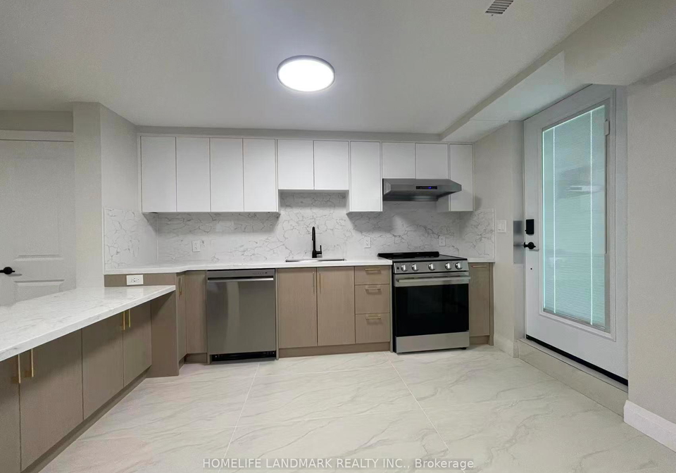 17-rosemeade-avenue-toronto-etobicoke-ontario-w13685058